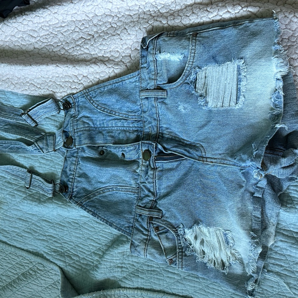 Short overalls